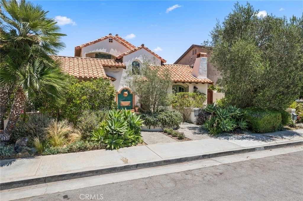 3214 Clay St - Photo 0