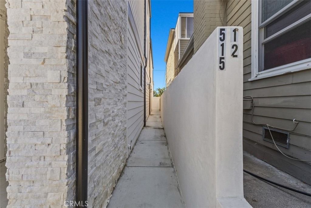 515 1/2 Jasmine Avenue - Photo 2