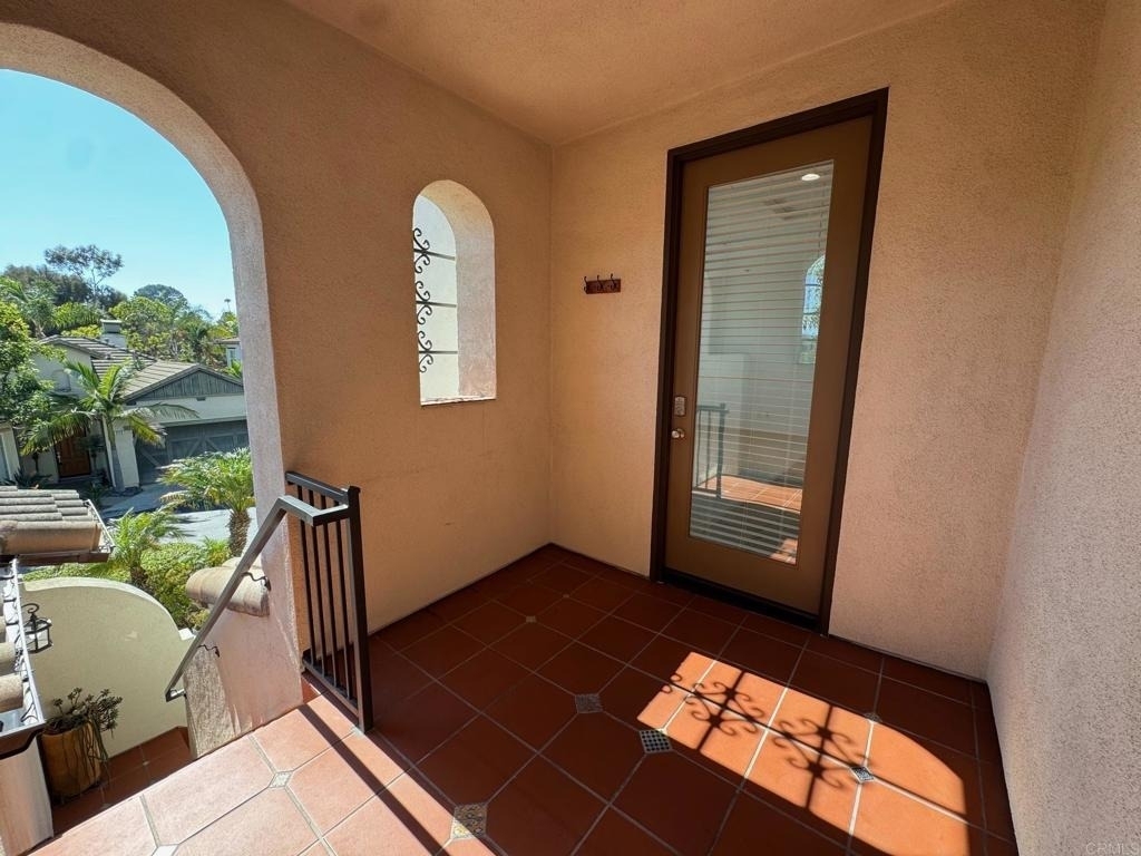 653 Beach Street - Photo 8