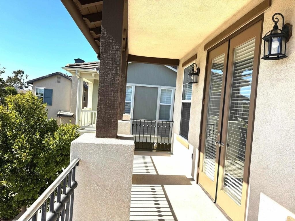 653 Beach Street - Photo 3