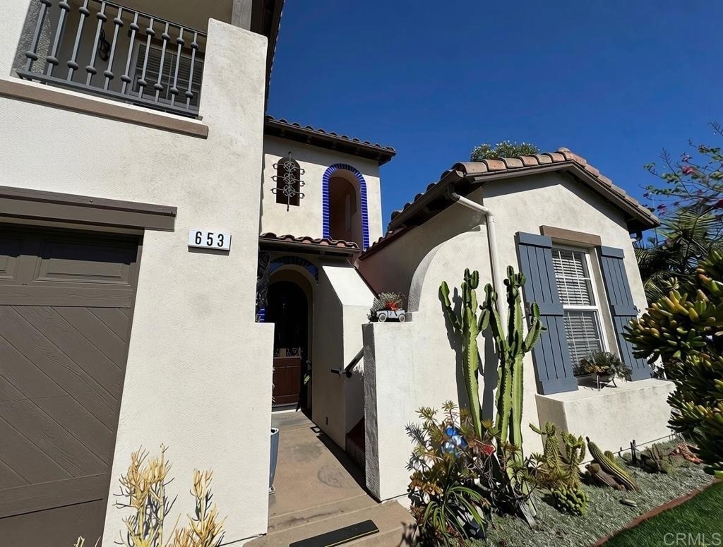 653 Beach Street - Photo 5