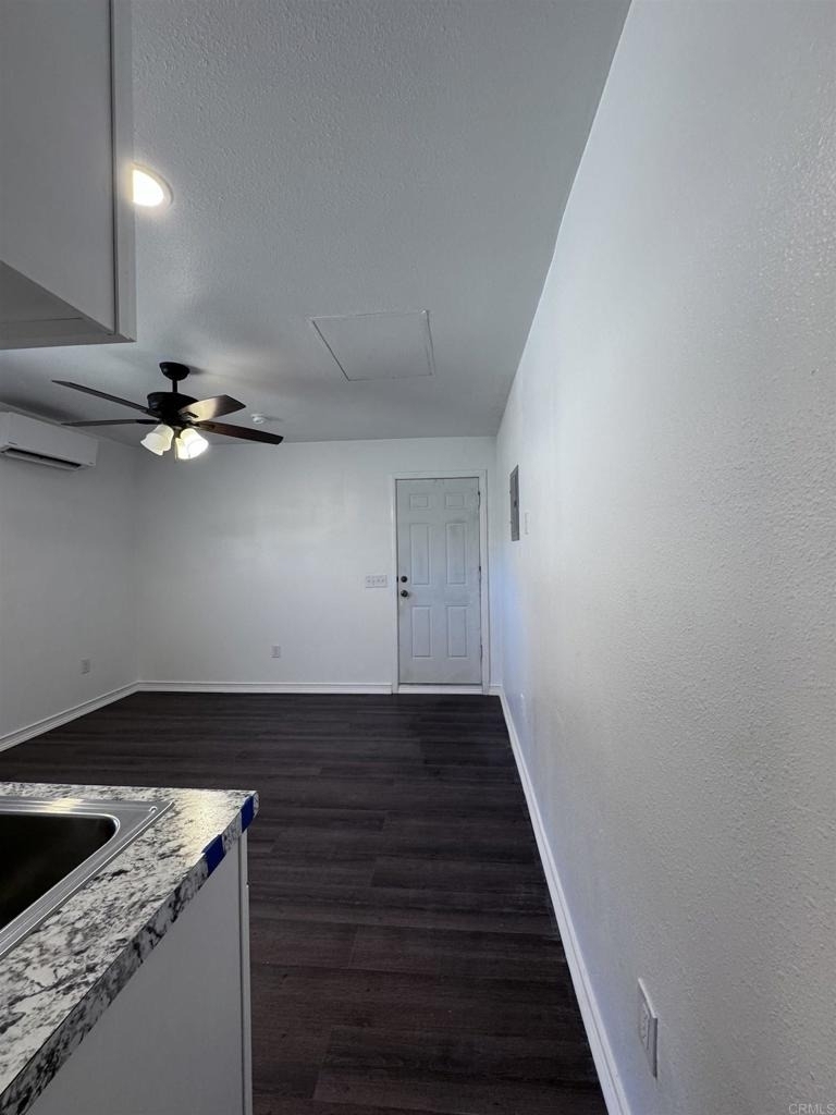 410 S 14th St - Photo 1