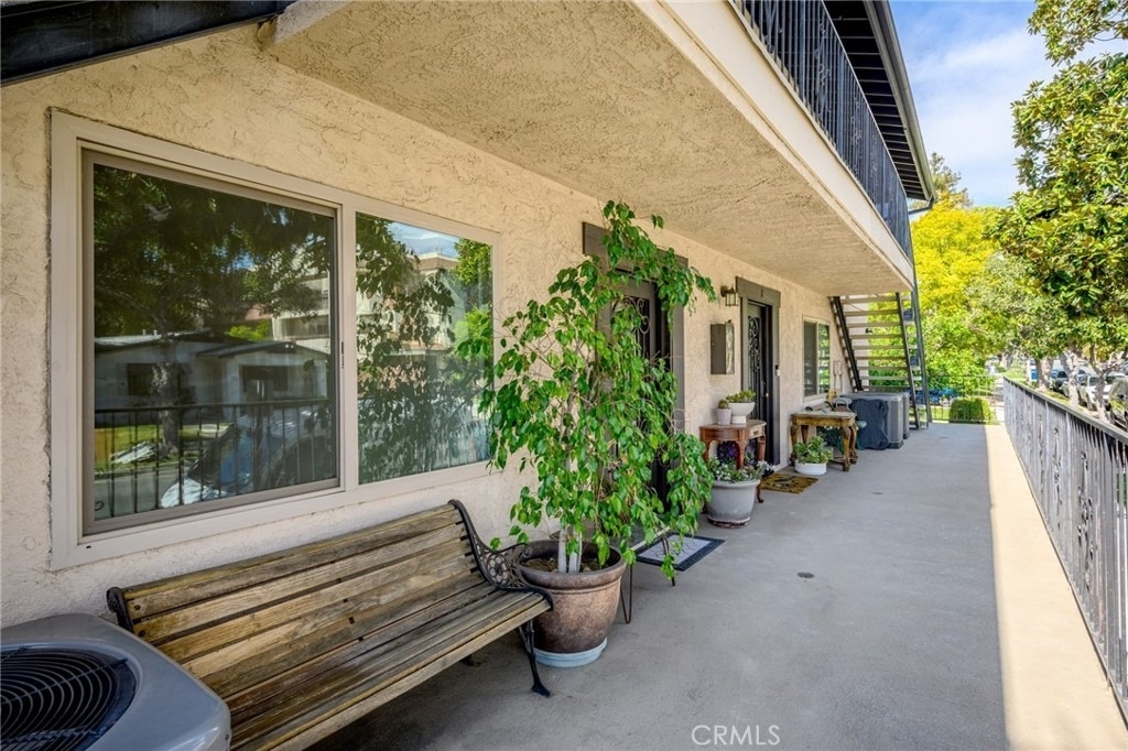 823 E Wilson Avenue - Photo 16