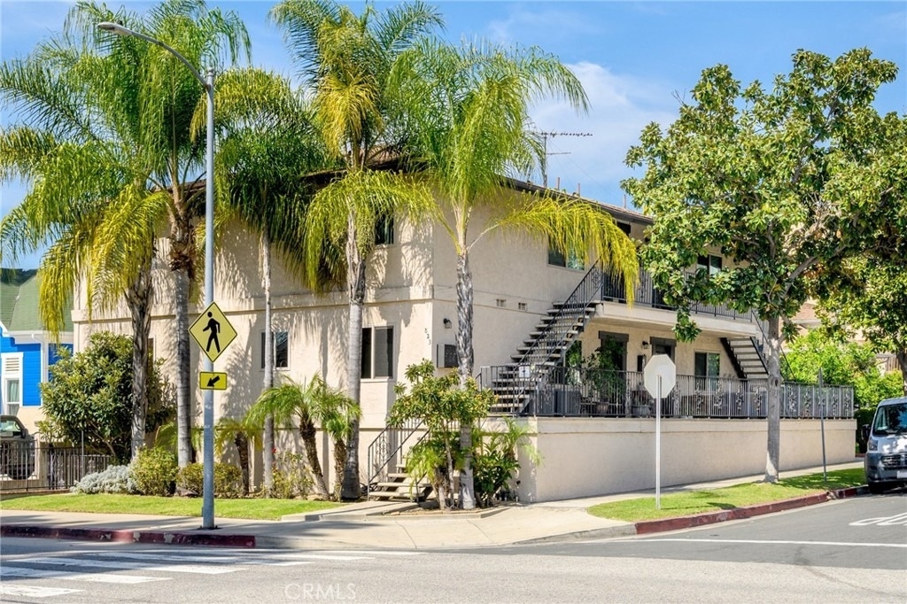 823 E Wilson Avenue - Photo 0