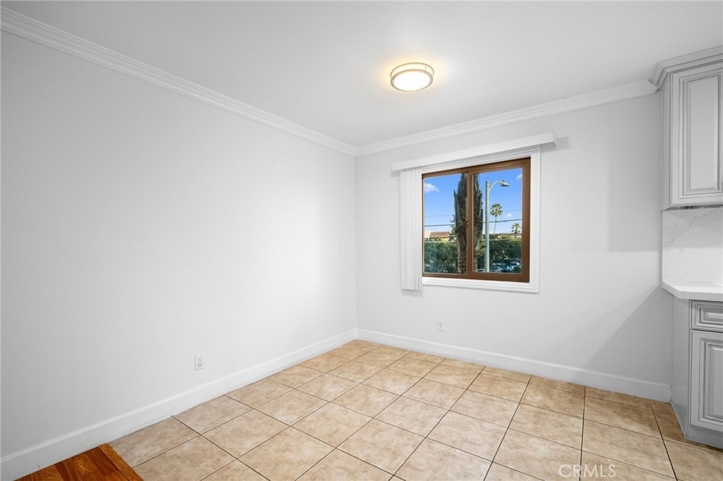 823 E Wilson Avenue - Photo 7