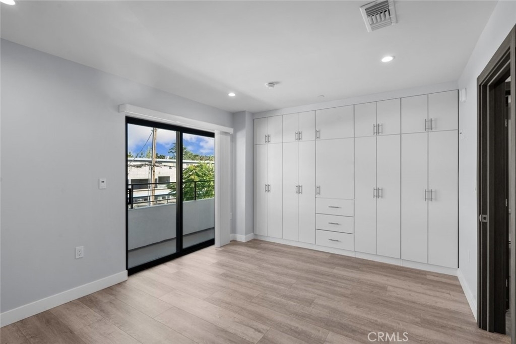 10032 Commerce Avenue - Photo 23