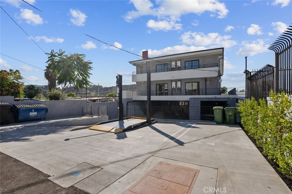10032 Commerce Avenue - Photo 33
