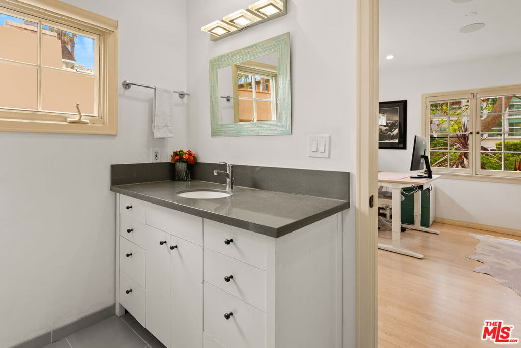 708 Westbourne Drive - Photo 8