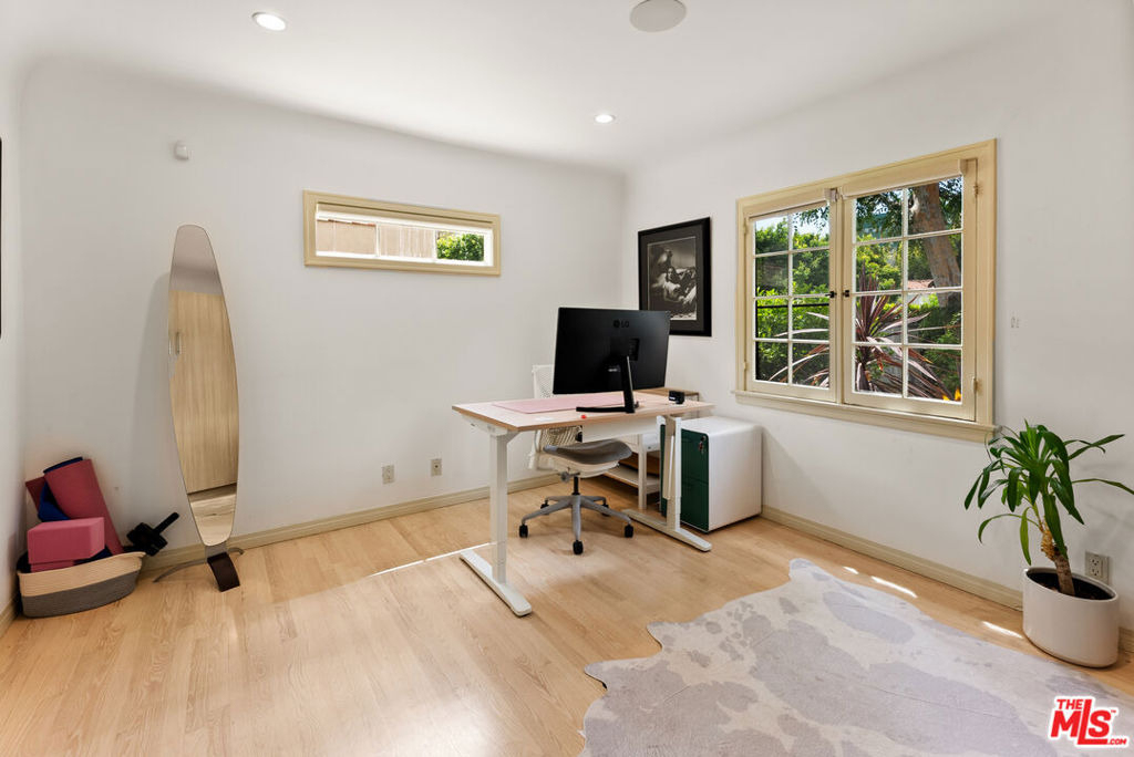 708 Westbourne Drive - Photo 5