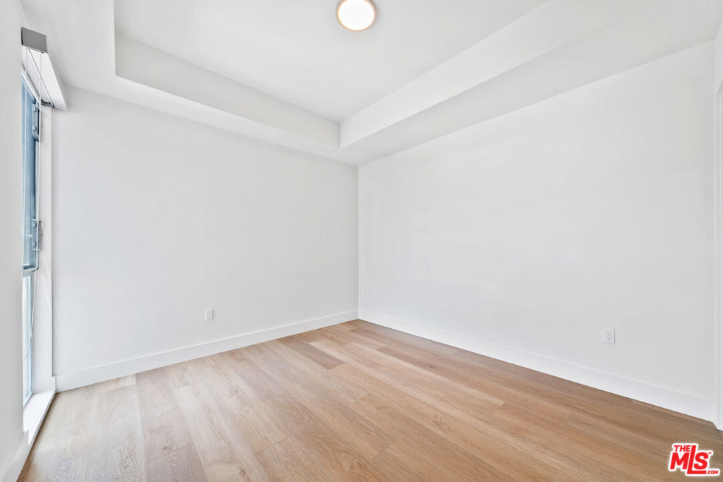 1001 N Fairfax Avenue - Photo 9