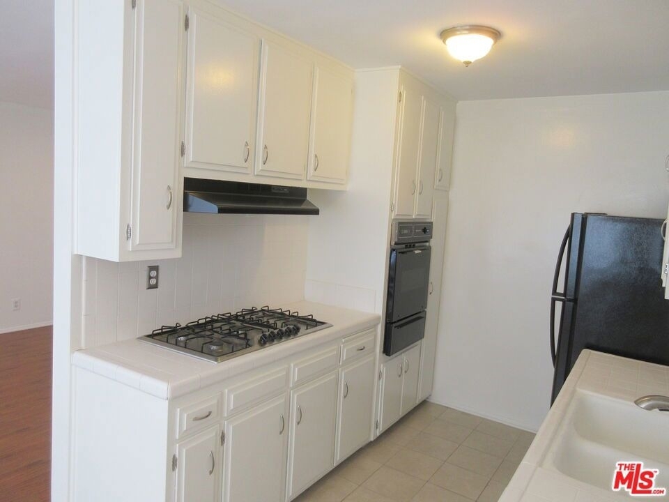 1400 N Fairfax Avenue - Photo 7