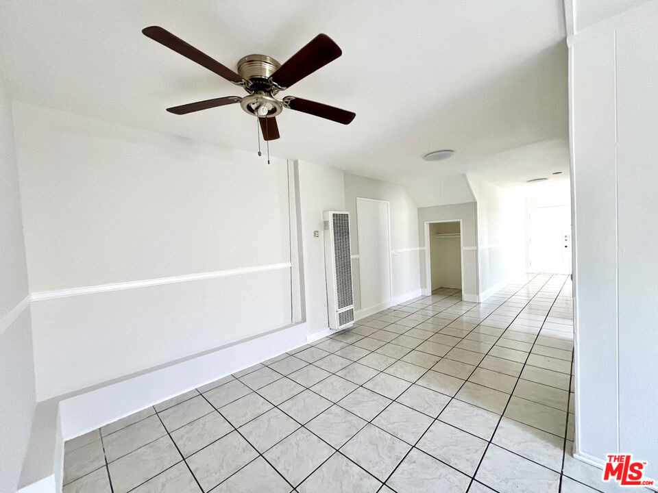 3260 E 4th Street - Photo 9