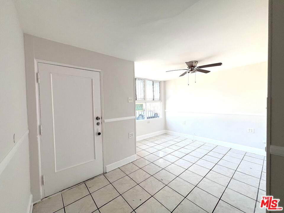 3260 E 4th Street - Photo 3
