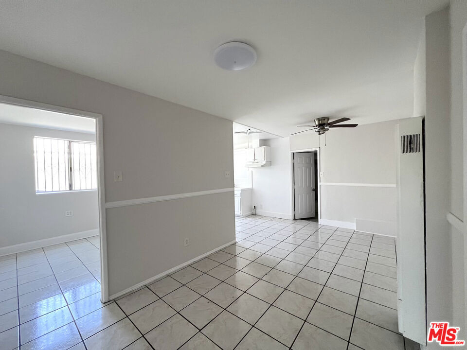 3260 E 4th Street - Photo 18