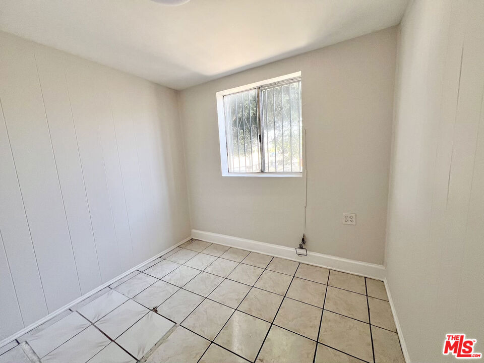 3260 E 4th Street - Photo 15
