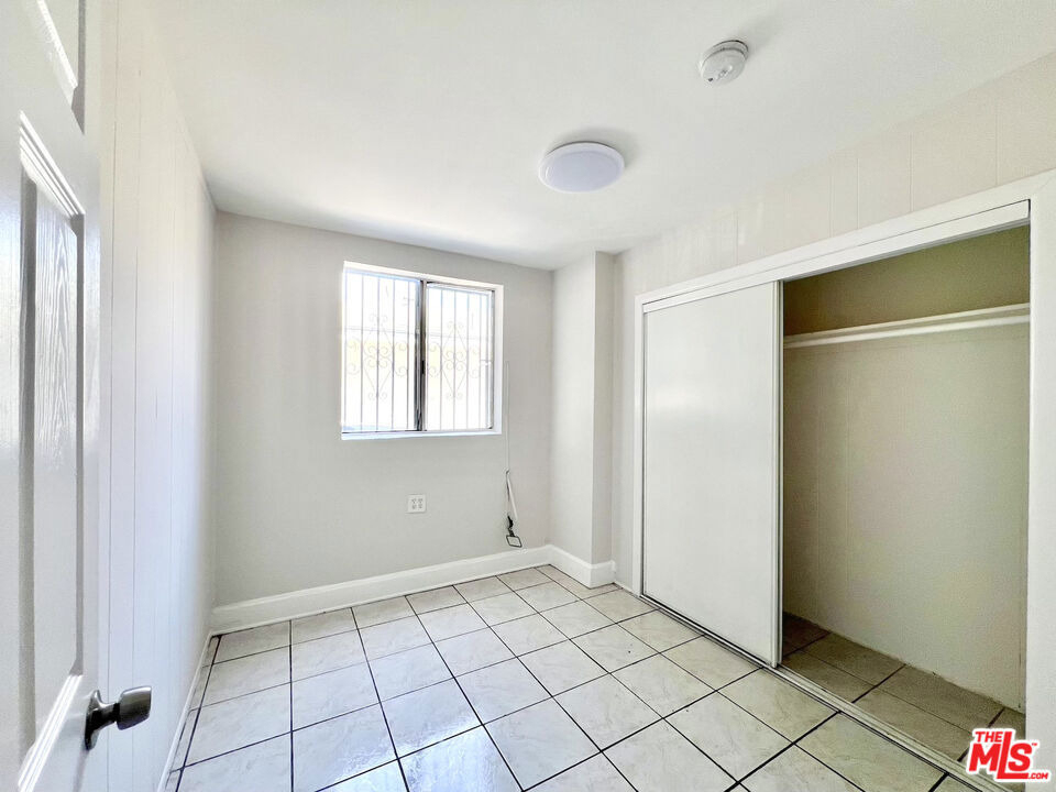 3260 E 4th Street - Photo 10