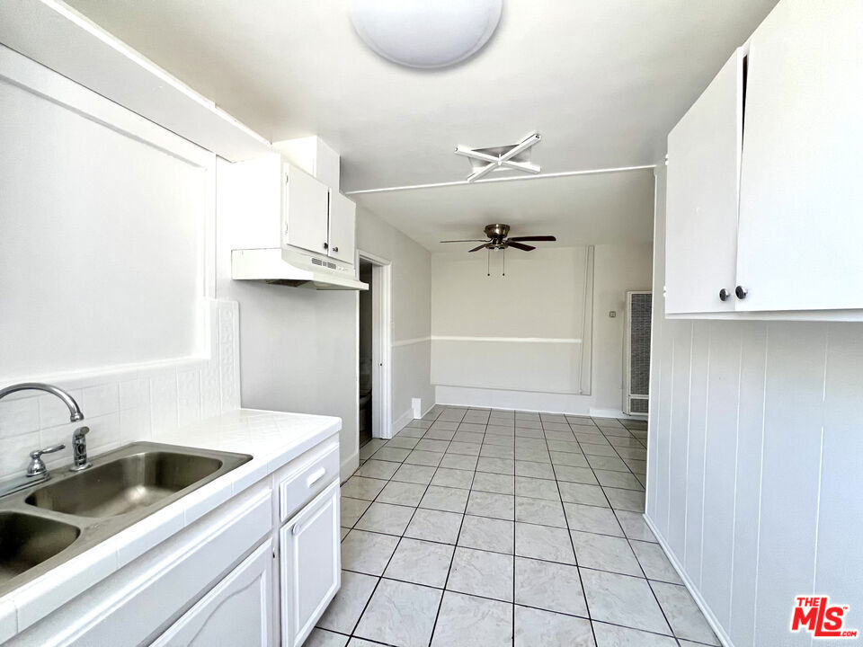 3260 E 4th Street - Photo 7