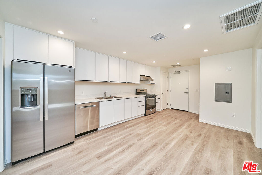 951 S Wilton Place - Photo 3