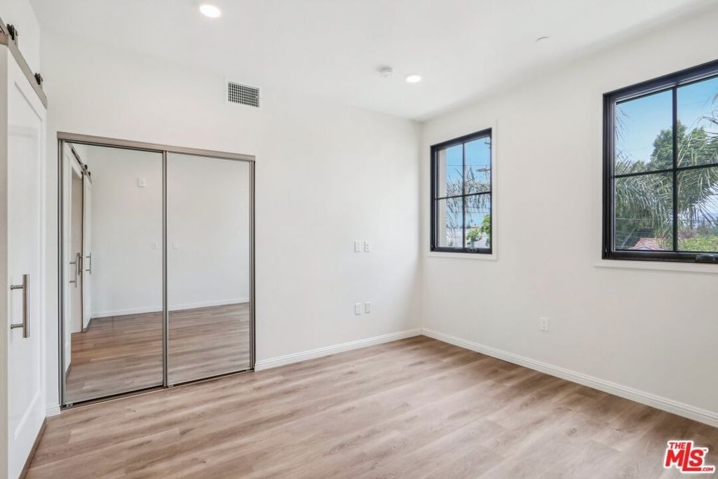 951 S Wilton Place - Photo 32