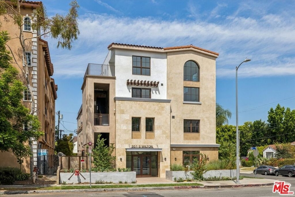 951 S Wilton Place - Photo 40