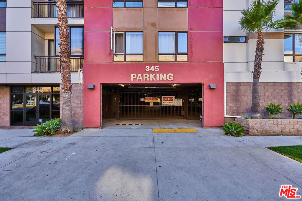 345 S Gramercy Place - Photo 11