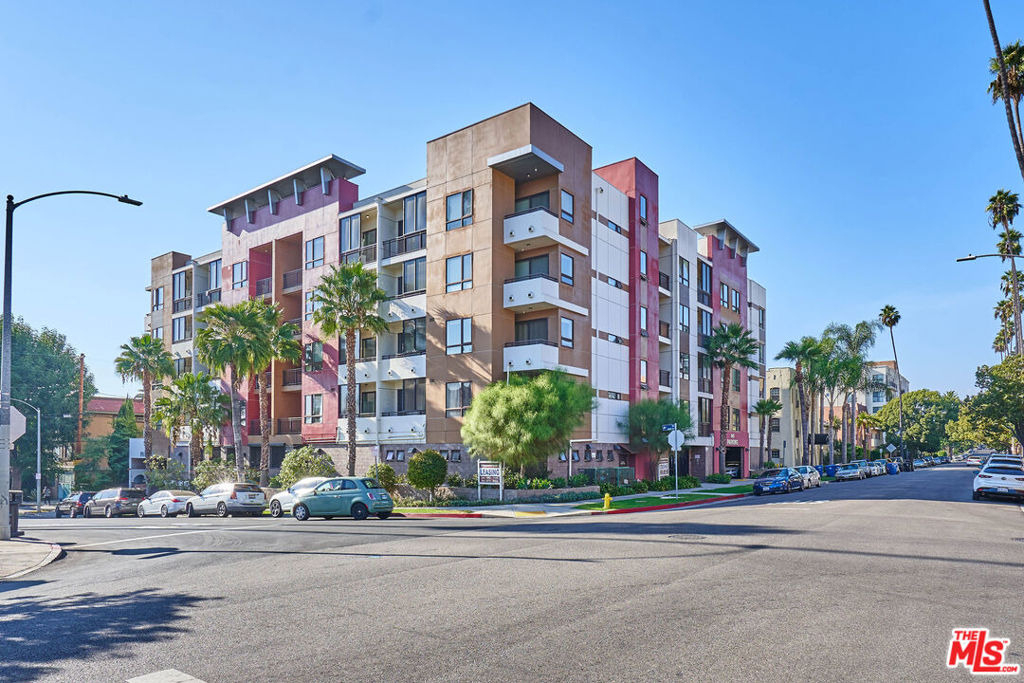 345 S Gramercy Place - Photo 15