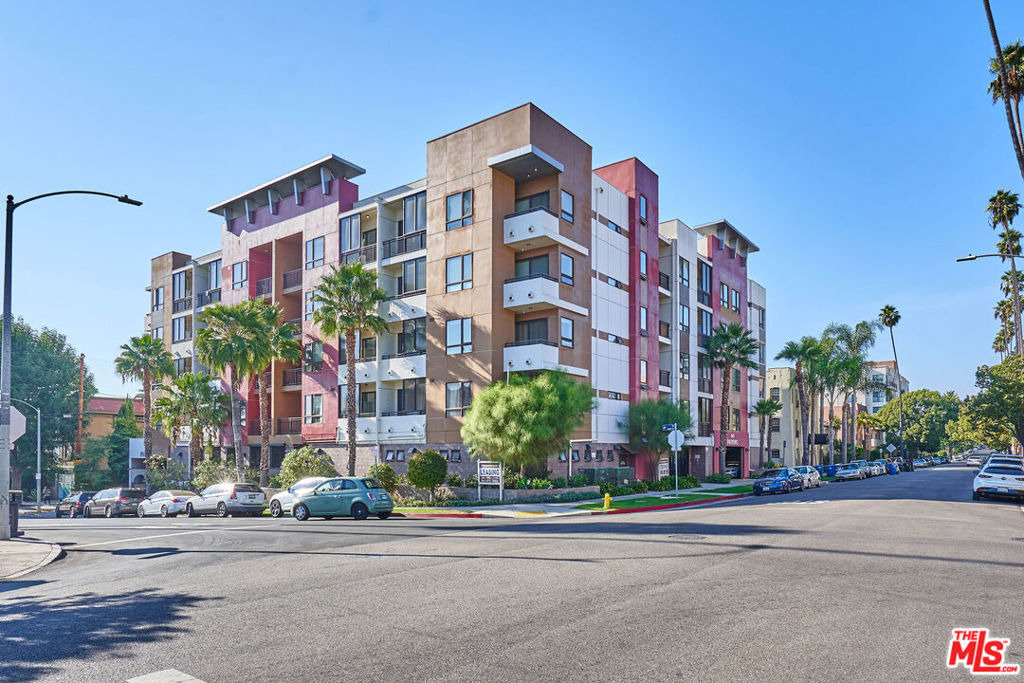 345 S Gramercy Place - Photo 12