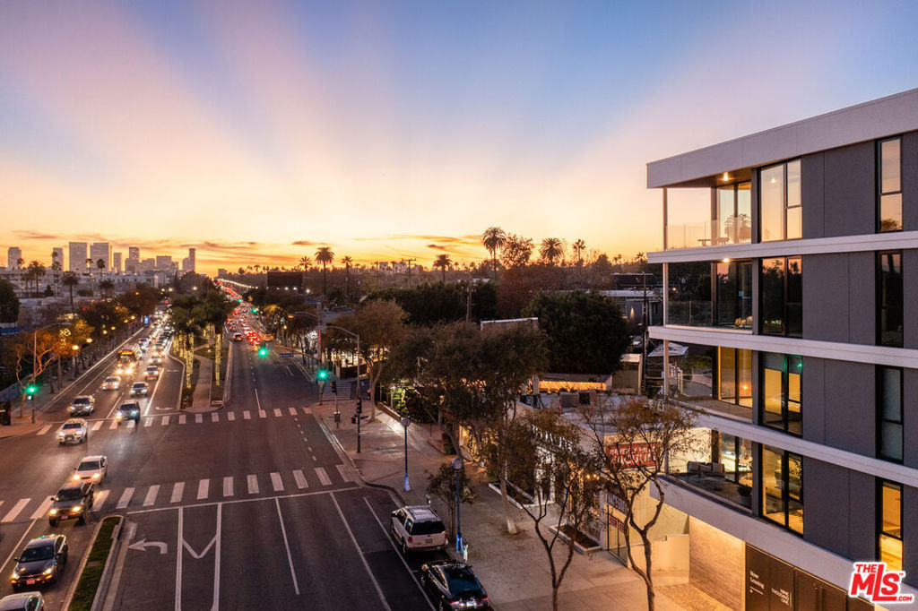 9001 Santa Monica Boulevard - Photo 26