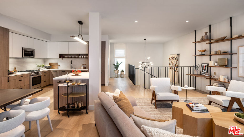 9001 Santa Monica Boulevard - Photo 17