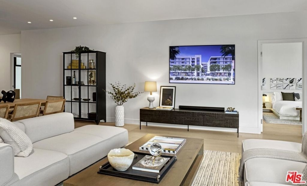 9001 Santa Monica Boulevard - Photo 21