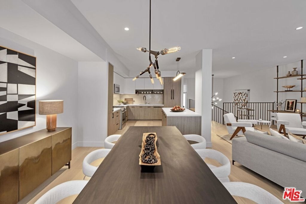 9001 Santa Monica Boulevard - Photo 11