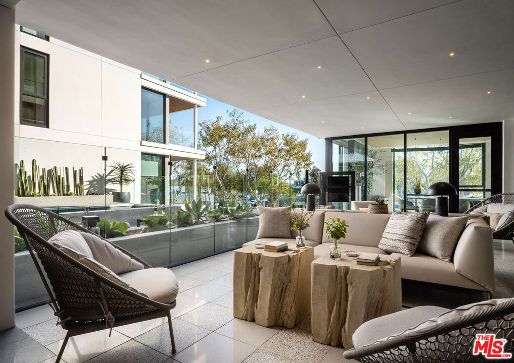 9001 Santa Monica Boulevard - Photo 6