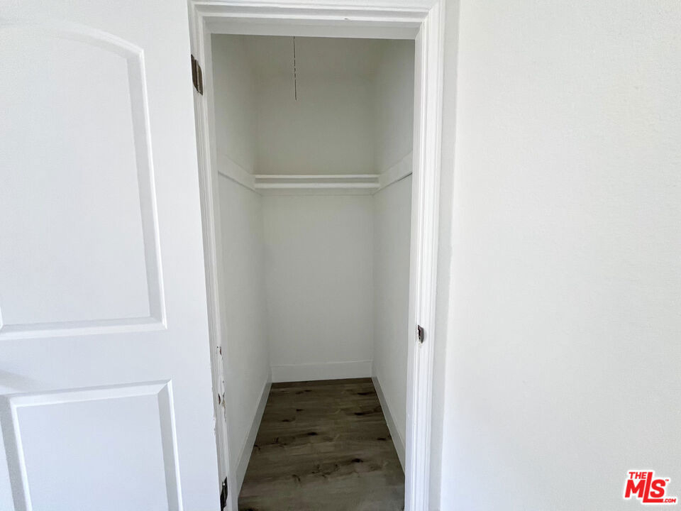 254 E Lanzit Avenue - Photo 8