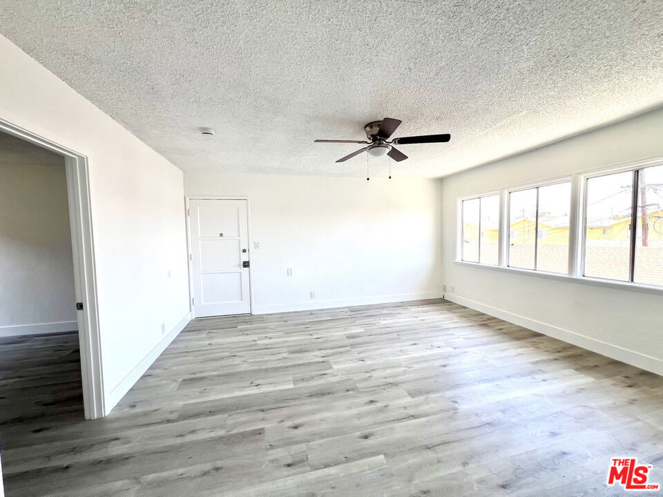 254 E Lanzit Avenue - Photo 2
