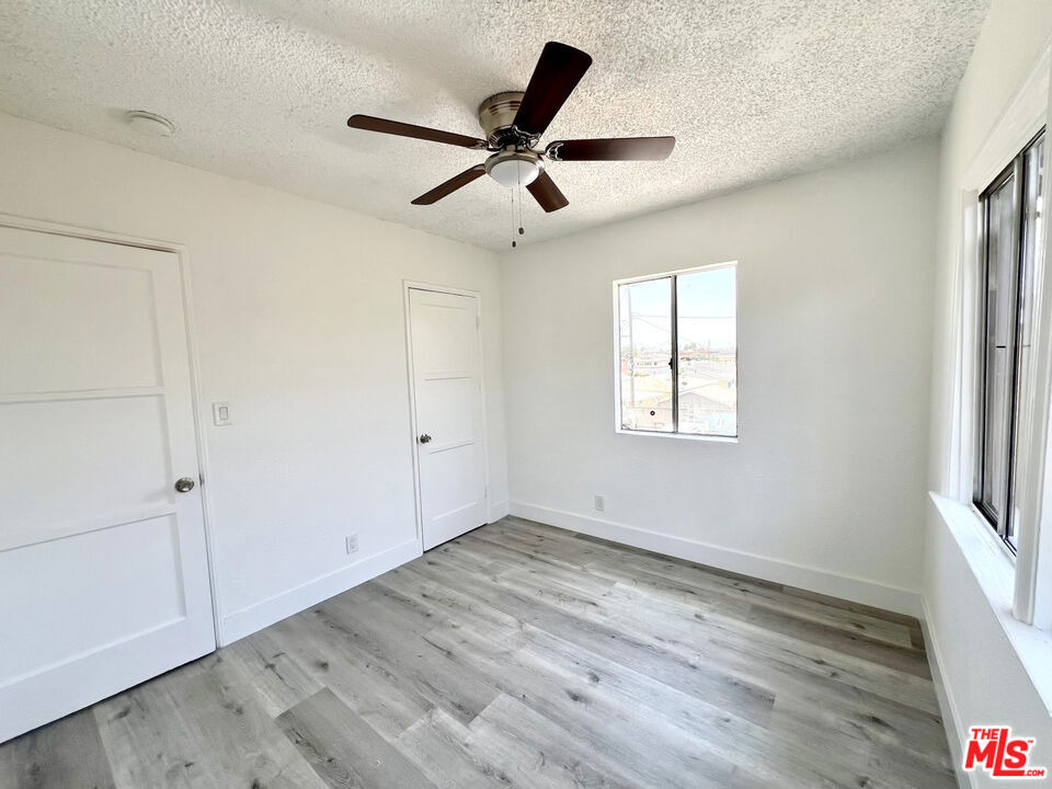 254 E Lanzit Avenue - Photo 18