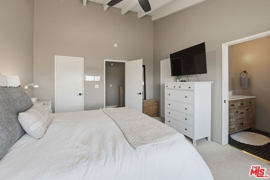 2112 Warfield Avenue - Photo 13