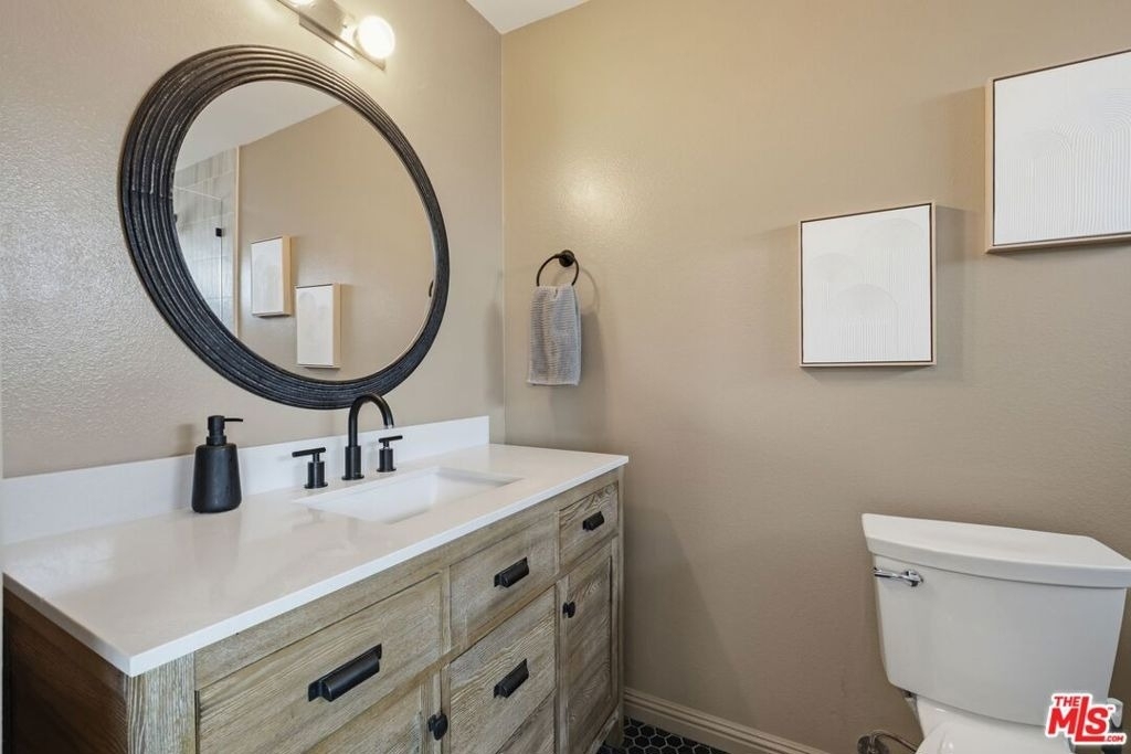2112 Warfield Avenue - Photo 17