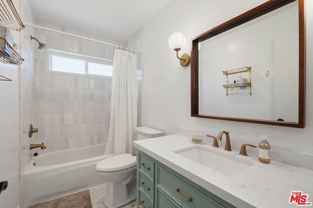 2112 Warfield Avenue - Photo 16