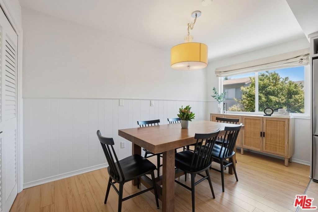 2112 Warfield Avenue - Photo 10