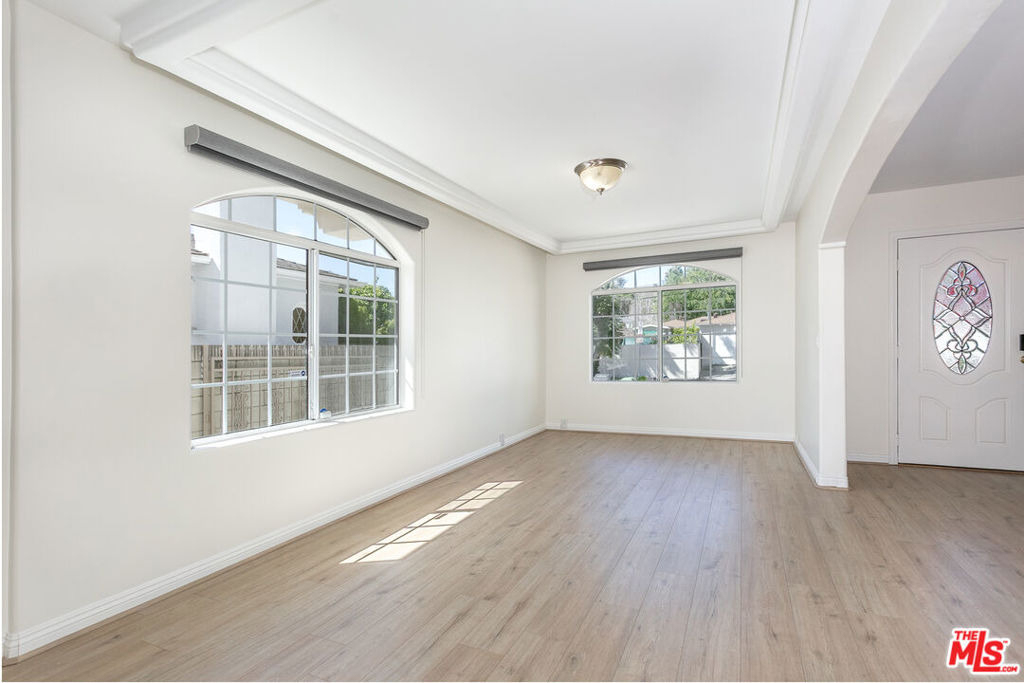 2914 Castle Heights Avenue - Photo 2