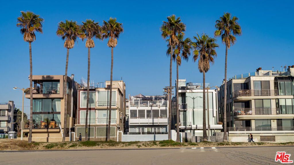 2909 Ocean Front Walk - Photo 2