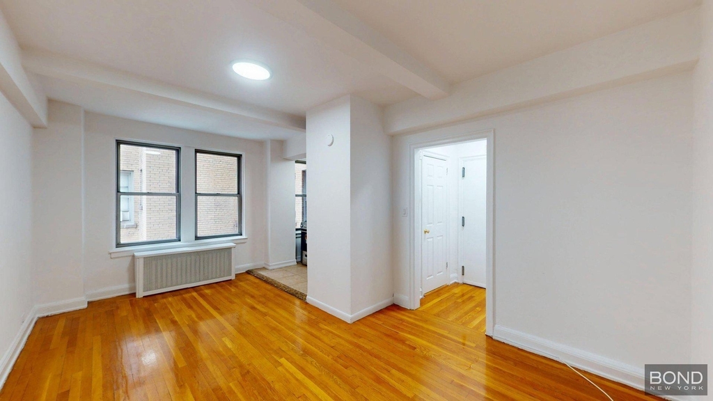 301 East 38th Street - Photo 0