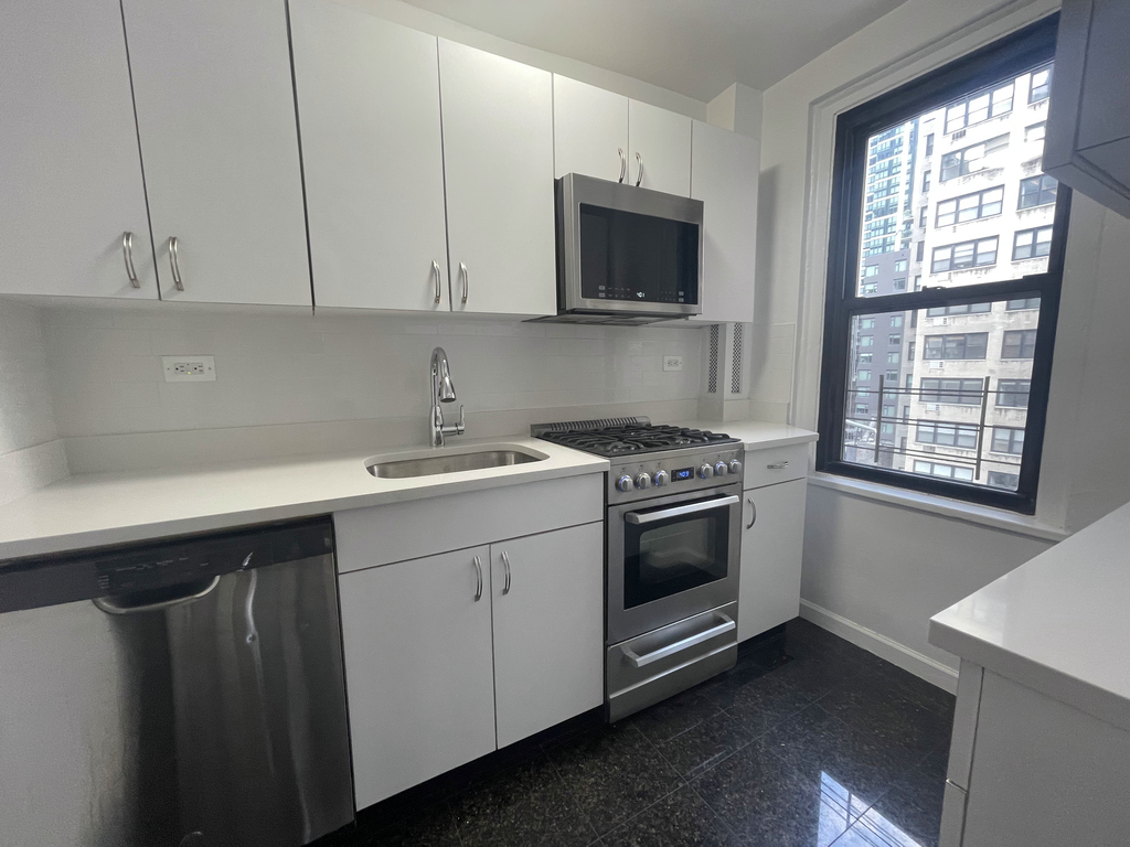 East 38th St - Photo 1