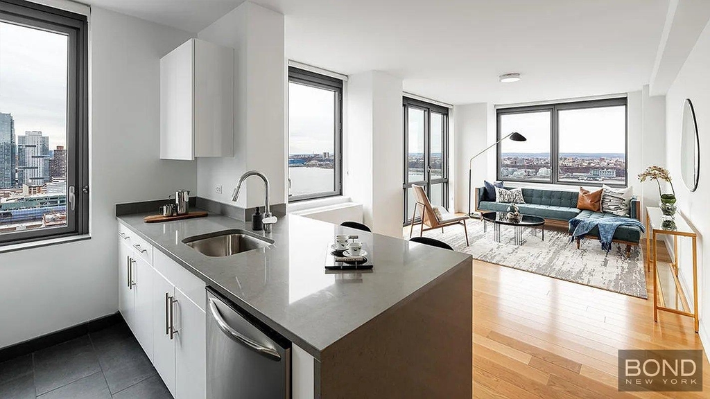 West 57th Street - Photo 3