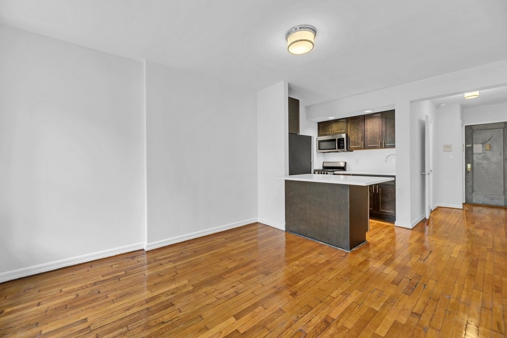West 49th Street - Photo 0