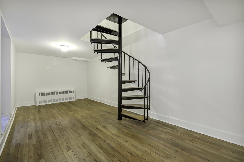 East 25th Street - Photo 5