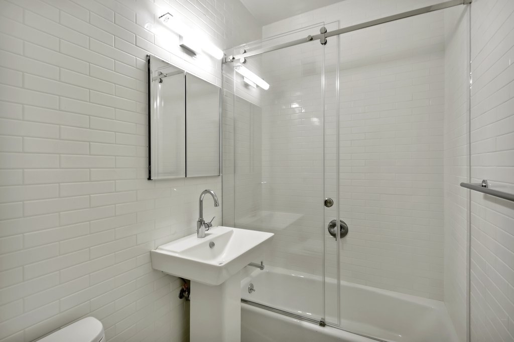 East 25th Street - Photo 4