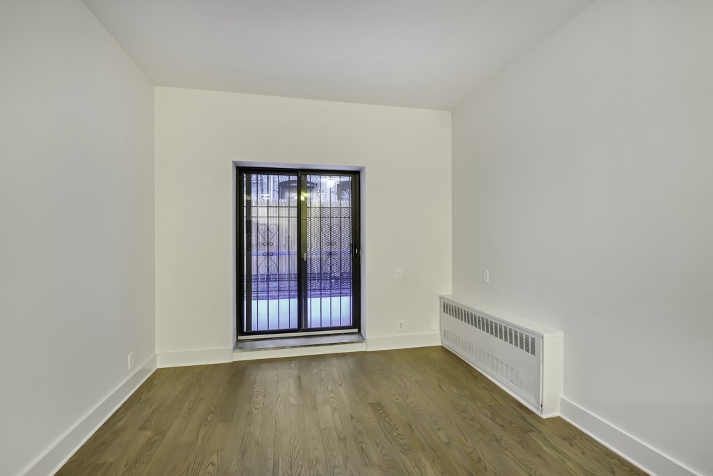 East 25th Street - Photo 3