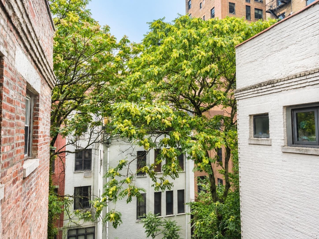 309 West 107th Street - Photo 6