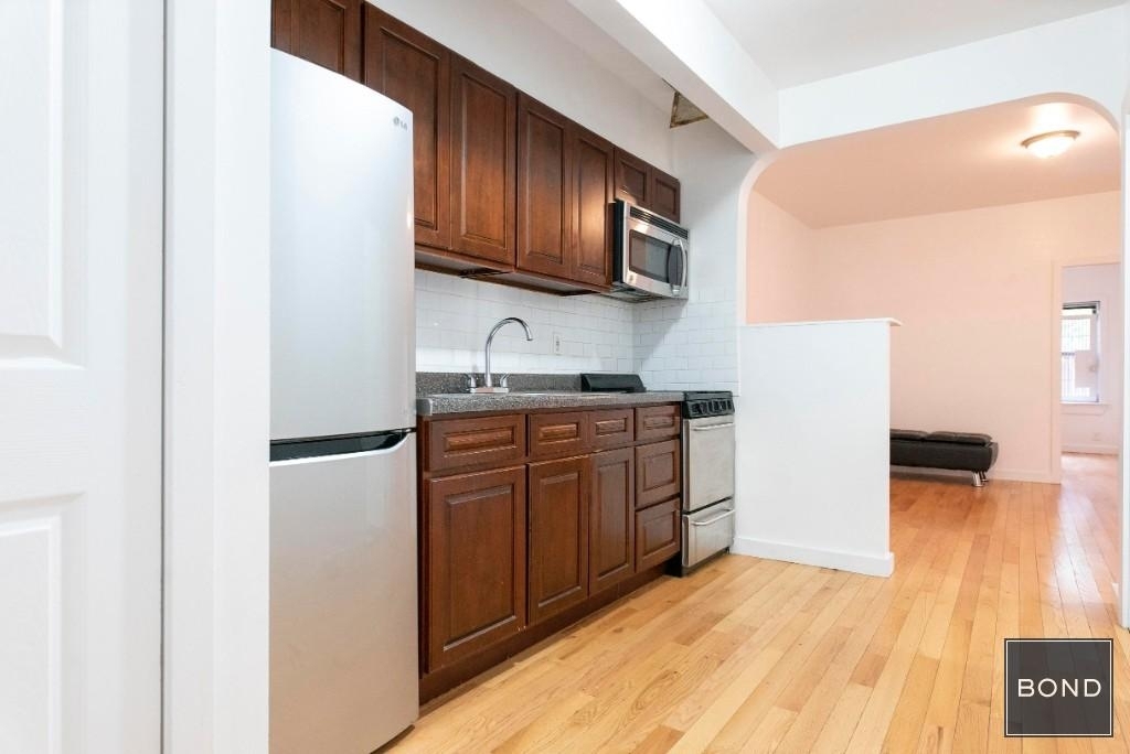 125 East 7th Street - Photo 10